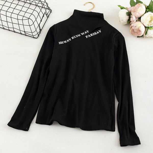 Alkalmi női blúz öt színben pólógallérral és feliratokkal