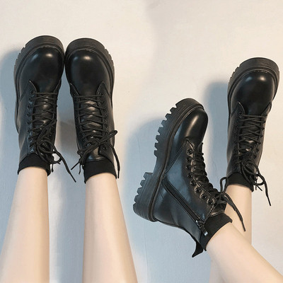 Γυναικεία παπούτσια με σκληρή σόλα με μαύρο χρώμα με κορδόνια
