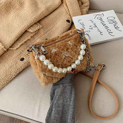 Geanta de dama din puf cu paiete si perle