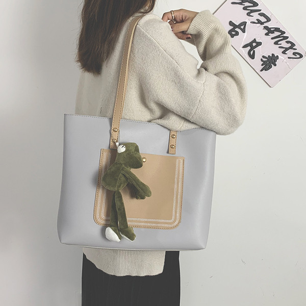 Női modern ökobőr táska kiegészítővel több színben