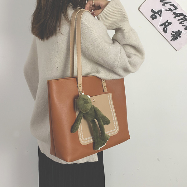 Női modern ökobőr táska kiegészítővel több színben