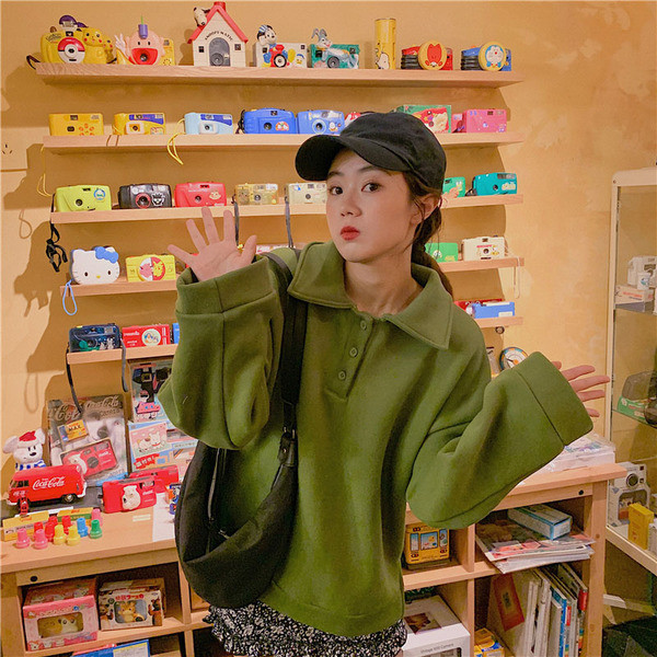 Γυναικεία φαρδύ μπλούζα  σε τρία χρώματα με κλασικό κολάρο και κουμπιά