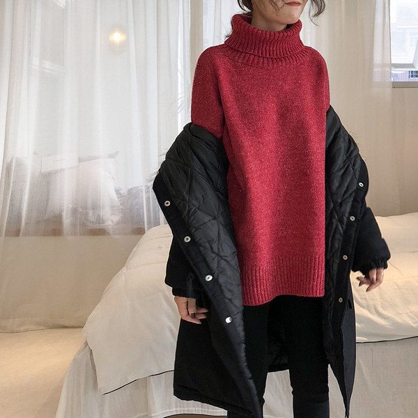 Női aktuális széles pulóver három színben, gombokkal