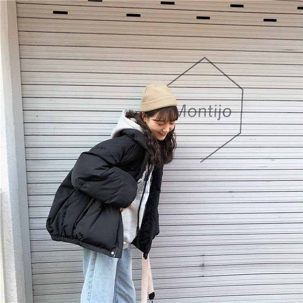 Széles női kabát magas gallérral, két színben