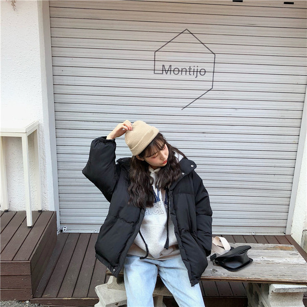 Széles női kabát magas gallérral, két színben