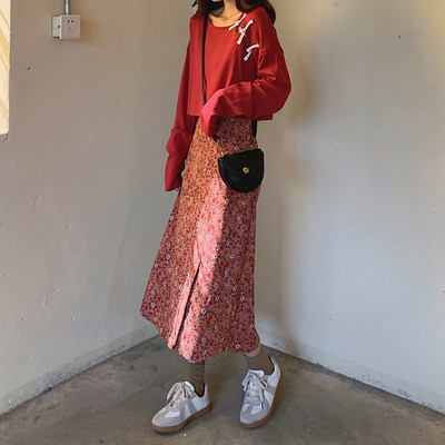 Καθημερινή κοντύ γυναικέια μπλούζα με ωοειδές λαιμόκοψη σε δύο χρώματα