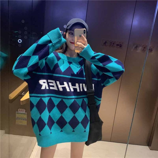 Γυναικείο φαρδύ πουλόβερ σε δύο χρώματα με επιγραφή