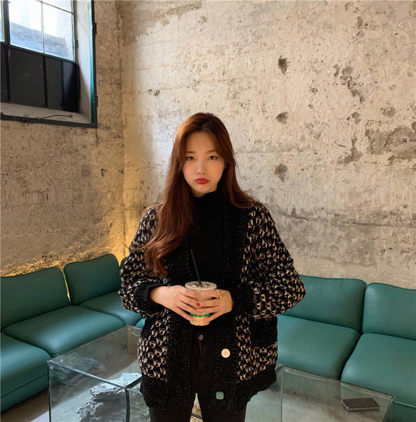 Női kardigán széles modell fekete színben zsebbel