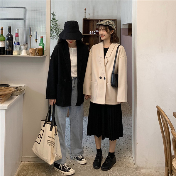 Дамско дълго палто в два цвята с копче и джобове