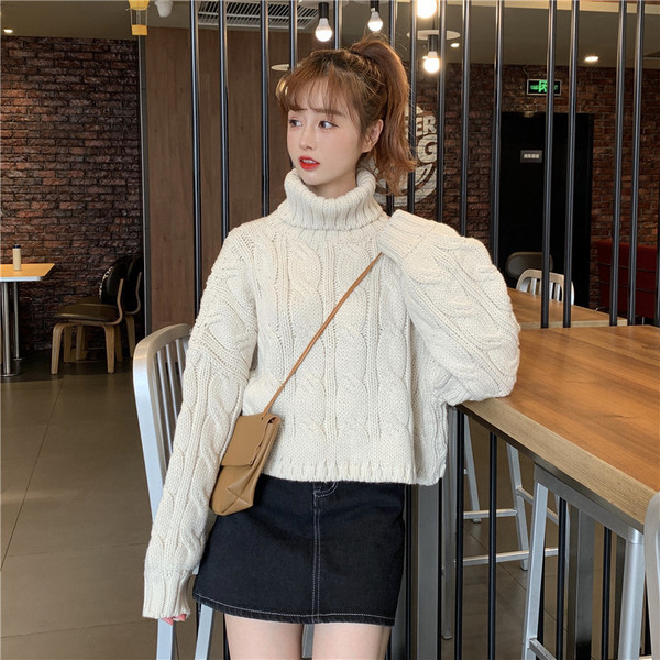 Női modern rövid pulóver magas gallérral, két színben