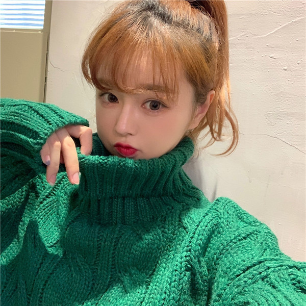 Női modern rövid pulóver magas gallérral, két színben