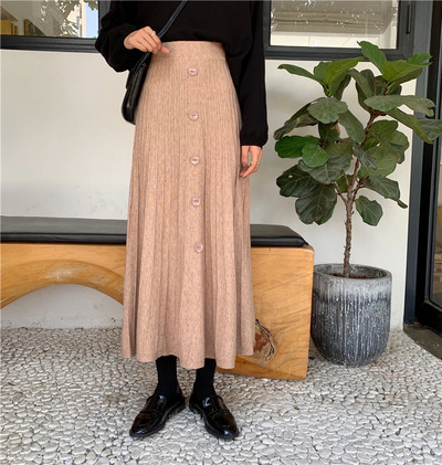 Γυναικεία μακρύ φούστα σε δύο χρώματα με ψηλή μέση και κουμπιά