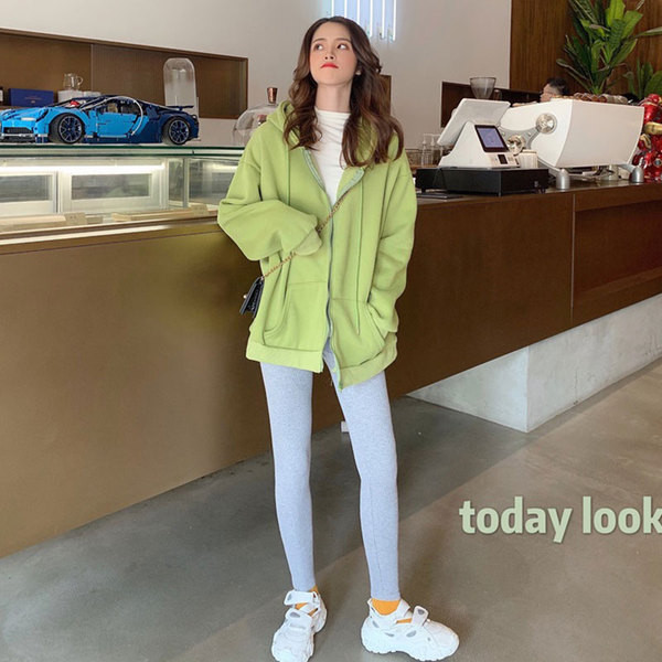 Casual γυναικείο φούτερ  σε τρία χρώματα μαύρο, πράσινο και λευκό με φερμουάρ