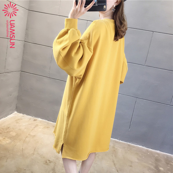 Rochie scurta de dama de toamna cu maneci lungi si aplicatie in gri, galben si roz