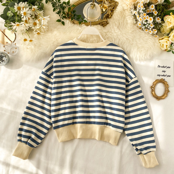 Pulover casual de dama in dungi cu decolteu oval in patru culori