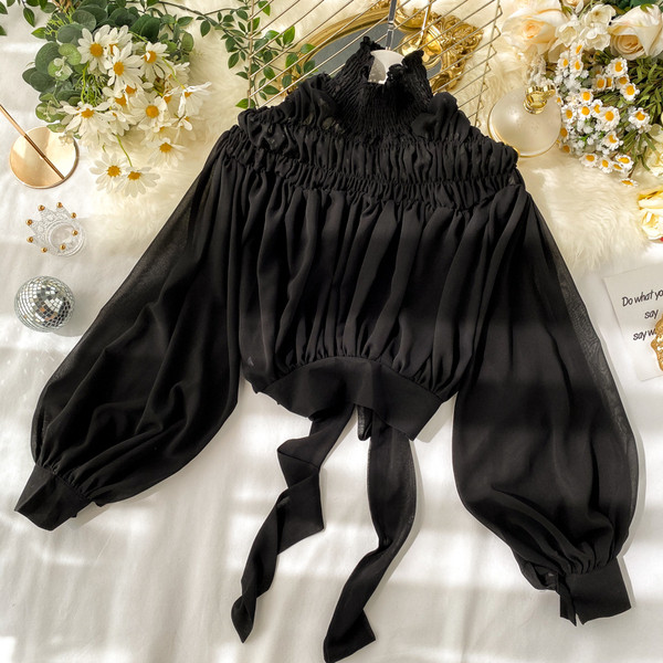 Cămașă modernă de damă cu șireturi și guler înalt în negru, alb și verde