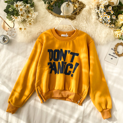 Bluză casual de damă cu inscripție și decolteu oval în diferite culori