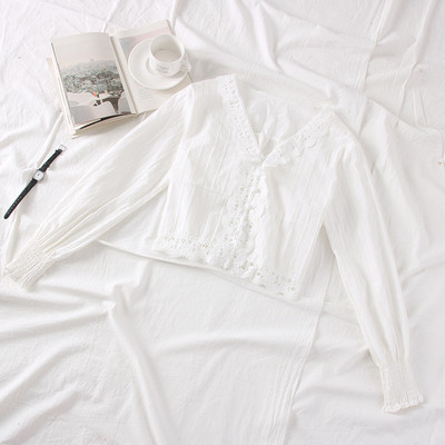 Új modell modern női ing spitz nyakkivágással fehér, fekete és bézs színekben