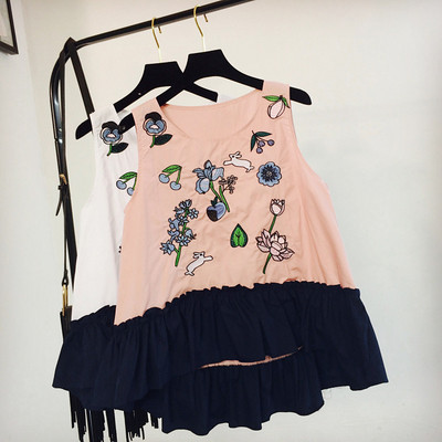 Γυναικείο αμάνικο με έγχρωμη εφαρμογή σε ροζ χρώμα