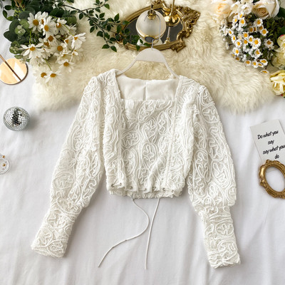 Casual Γυναικεία δαντελένια Μπλούζα με λουριά και τετράγωνη λαιμόκοψη σε λευκό και μαύρο χρώμα