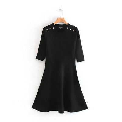 Rochie cu croi lung cu maneci 7/8 si nasturi in negru