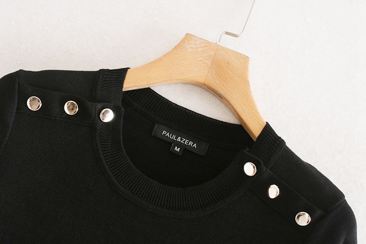 Rochie cu croi lung cu maneci 7/8 si nasturi in negru