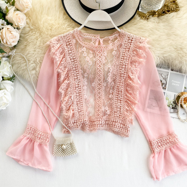 Καθημερινή γυναικεία κοντή μπλούζα με δαντέλα σε διάφορα χρώματα