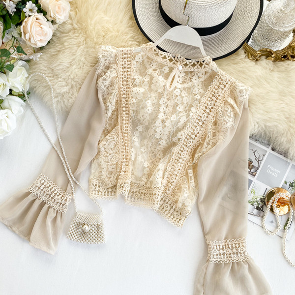 Καθημερινή γυναικεία κοντή μπλούζα με δαντέλα σε διάφορα χρώματα