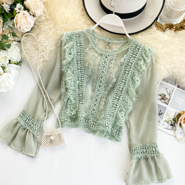 Καθημερινή γυναικεία κοντή μπλούζα με δαντέλα σε διάφορα χρώματα