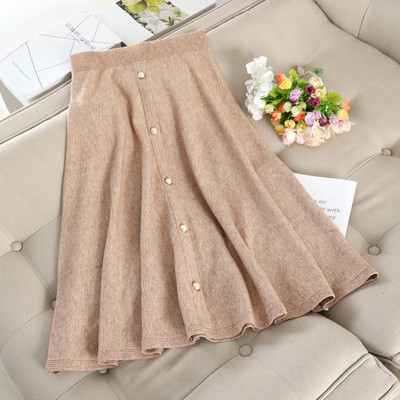 Model fustă de damă croiată cu nasturi în patru culori