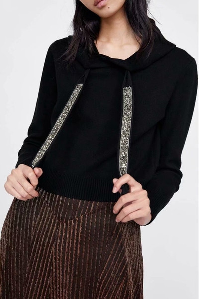 Pulover scurt de dama cu gluga si cravate in mai multe culori