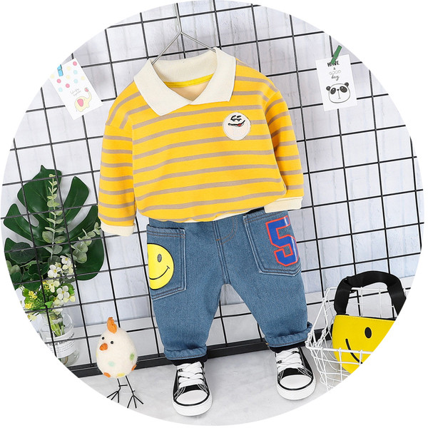 Μοντέρνο παιδικό σετ  ριγέ μπλούζα + τζιν 