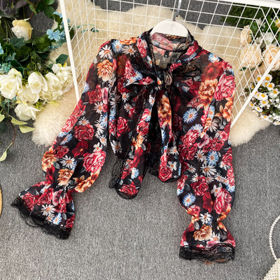 Cămașă modernă de damă cu model floral în alb și negru