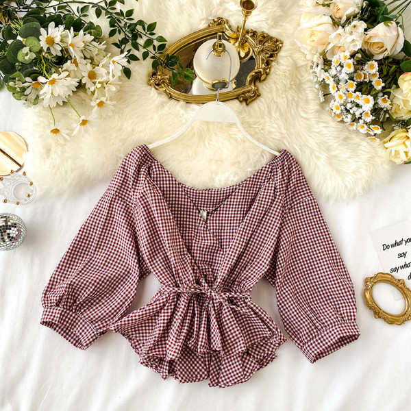 Γυναικεία καρό πουκάμισο με λαιμόκοψη σε τρία χρώματα