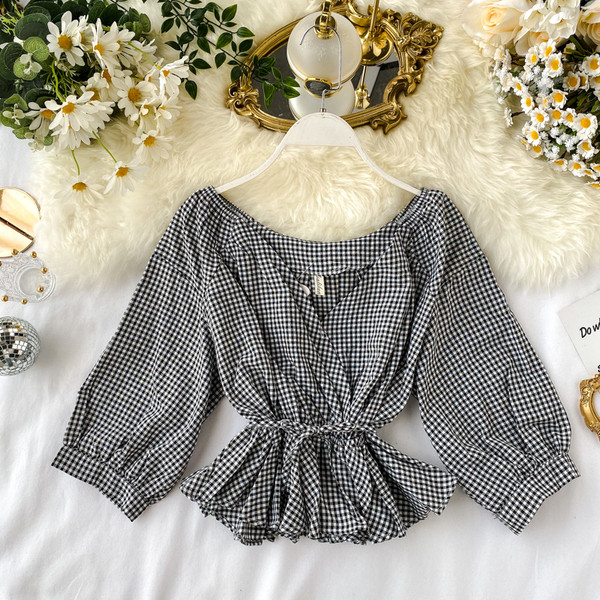 Γυναικεία καρό πουκάμισο με λαιμόκοψη σε τρία χρώματα