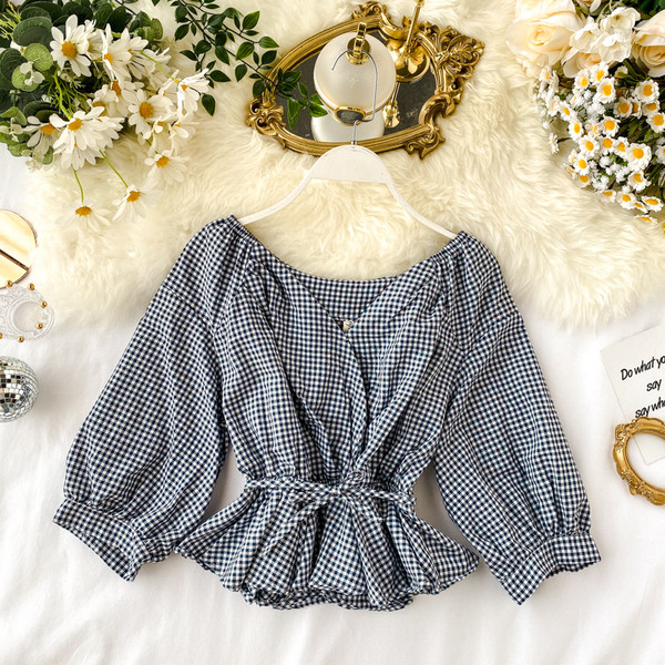 Γυναικεία καρό πουκάμισο με λαιμόκοψη σε τρία χρώματα