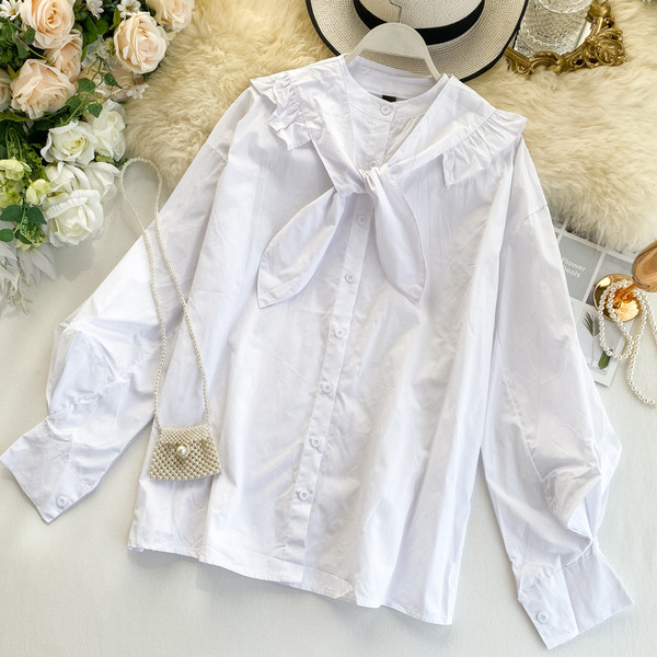 Cămașă casual de damă cu nasturi și cravate în verde și alb