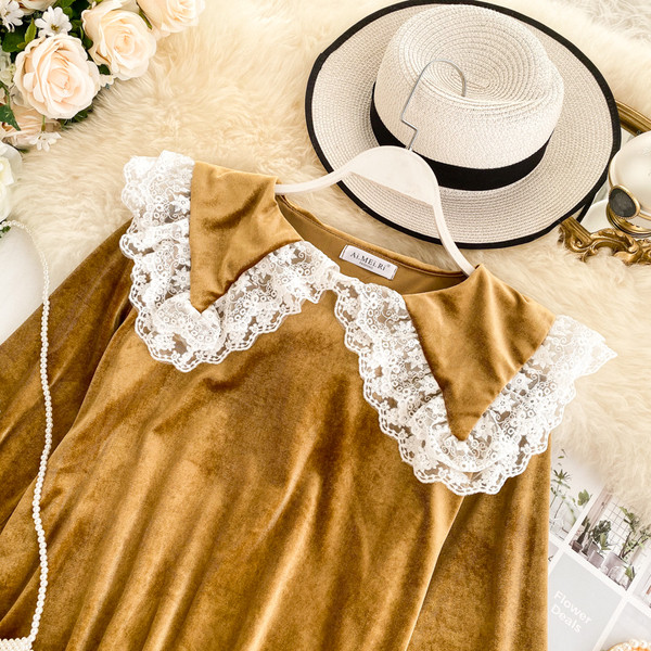 Μοντέρνα βελούδινη γυναικεία μπλούζα και δαντέλα σε δύο χρώματα