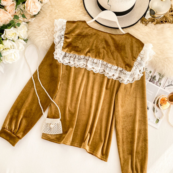 Μοντέρνα βελούδινη γυναικεία μπλούζα και δαντέλα σε δύο χρώματα