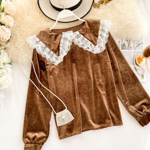 Μοντέρνα βελούδινη γυναικεία μπλούζα και δαντέλα σε δύο χρώματα