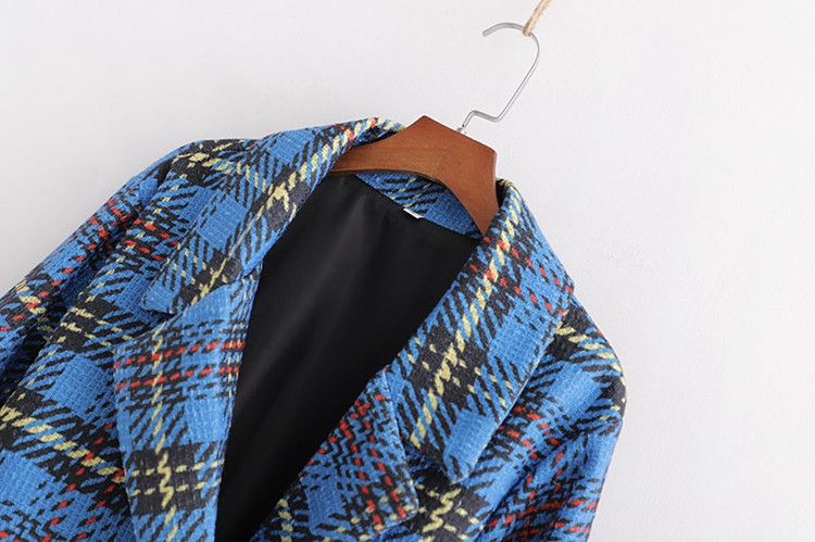 Palton dama in carouri cu nasturi - model drept