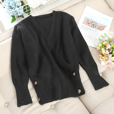 Μοντέρνο γυναικείο πουλόβερ τ με κουμπιά και λαιμόκοψη σε διάφορα χρώματα