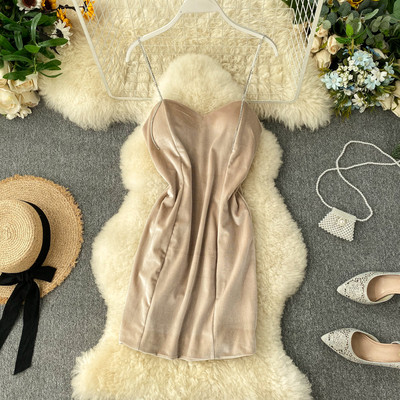 Rochie de dama moderna din catifea cu bretele subtiri in verde, negru si bej