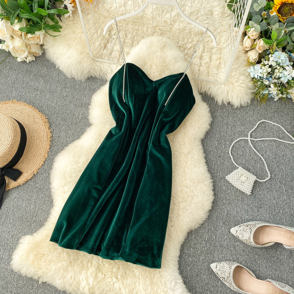 Rochie de dama moderna din catifea cu bretele subtiri in verde, negru si bej