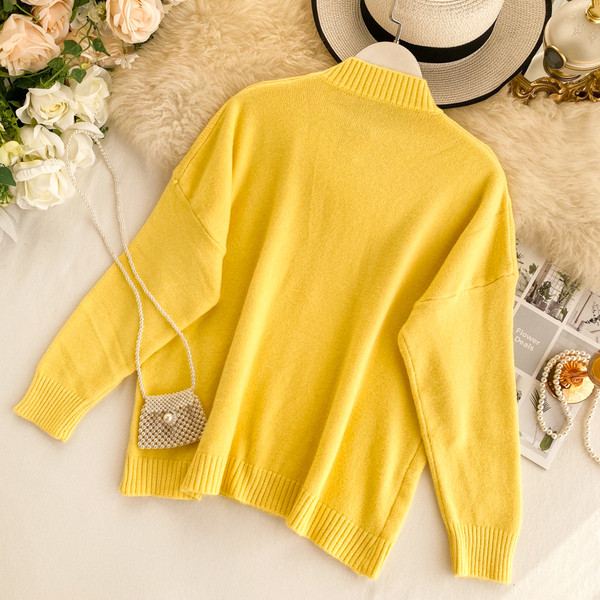 Modern női pulóver gombokkal több színben