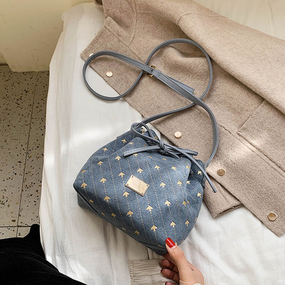 Geanta de dama cu maner lung si cravate in culorile negru, albastru, verde, maro si rosu