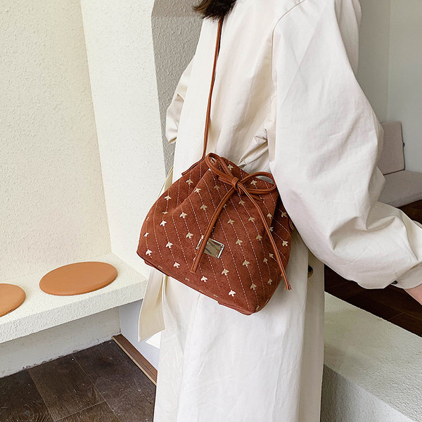 Geanta de dama cu maner lung si cravate in culorile negru, albastru, verde, maro si rosu