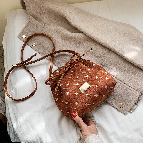 Geanta de dama cu maner lung si cravate in culorile negru, albastru, verde, maro si rosu