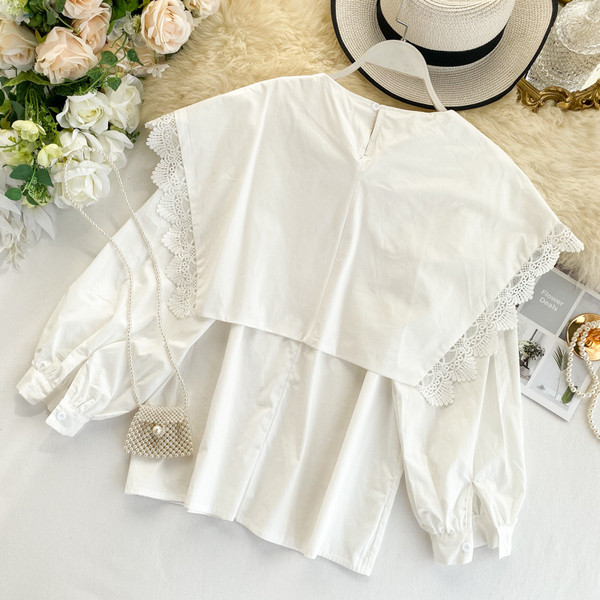 Bluză casual de damă cu dantelă și mâneci 3/4 în alb