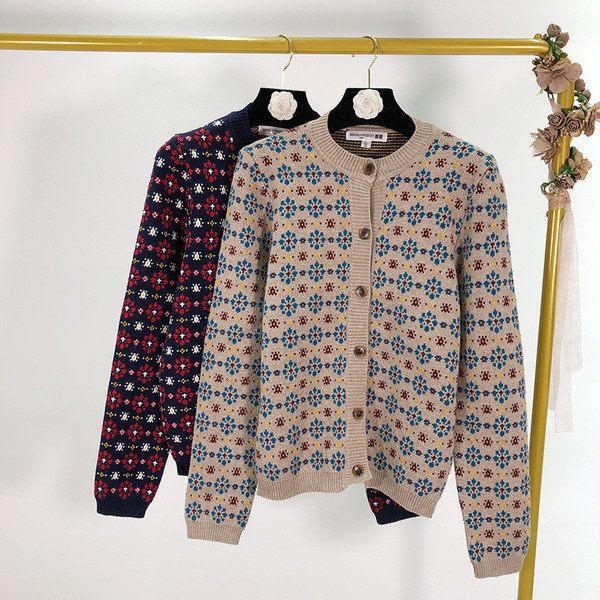 Női alkalmi mellény gombokkal és színes mintával - két színben